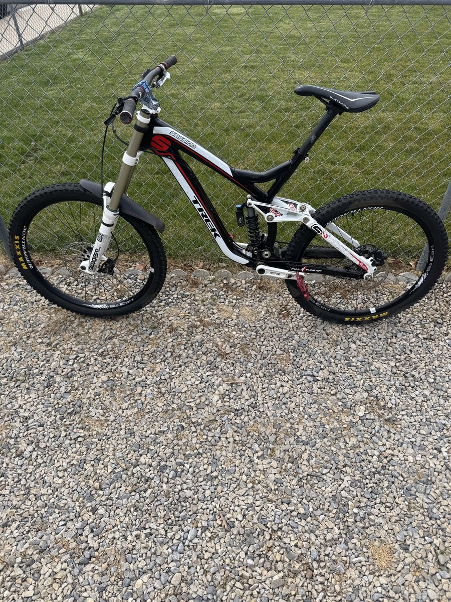 Downhill DH Trek Session 8