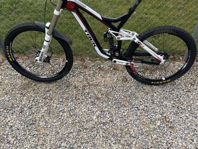 Downhill DH Trek Session 8