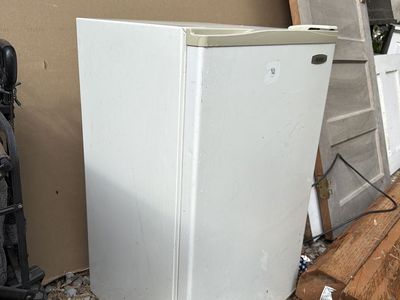 Haier Mini Fridge