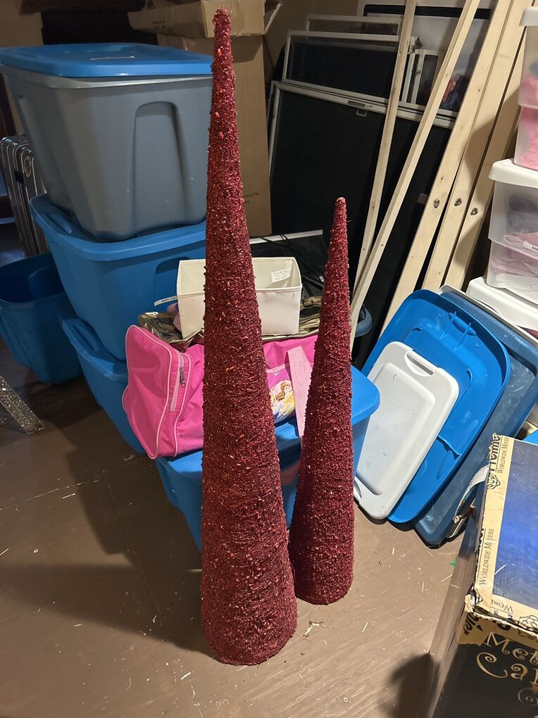 Red Beaded Cone Tree Set