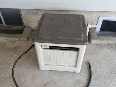 Suncast Hose Reel Hideaway box