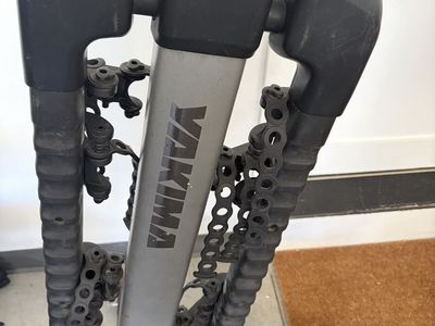 Yakima Hitch 4 Bike Rack + Ski/Snowboard Attachment