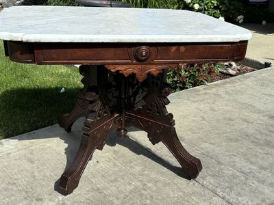 VICTORIAN COFFEE TABLE