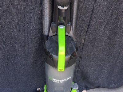 Bissell Pet powerforce retractable cord CLEAN
