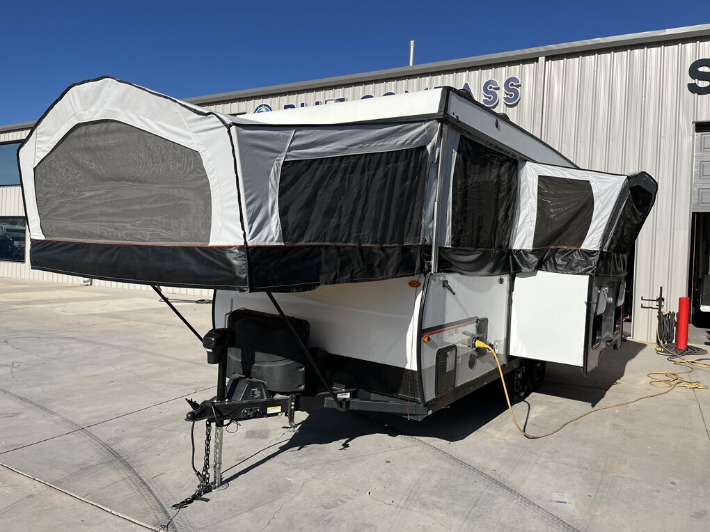Like New Rockwood Tent Trailer