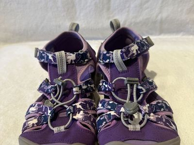 Keen Youth Size 5 Purple Washable Hiking Sandals