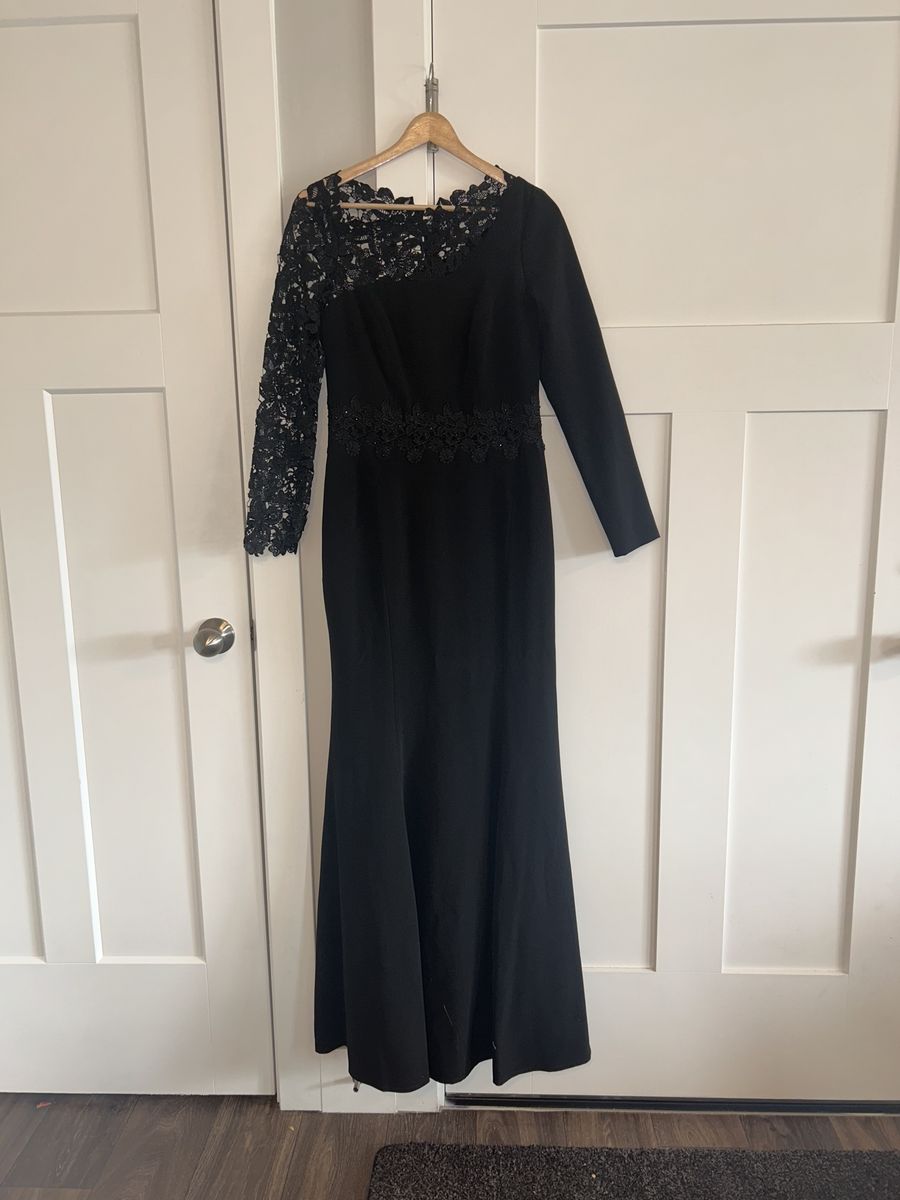 BLACK LACE ASYMMETRICAL FORMAL DRESS