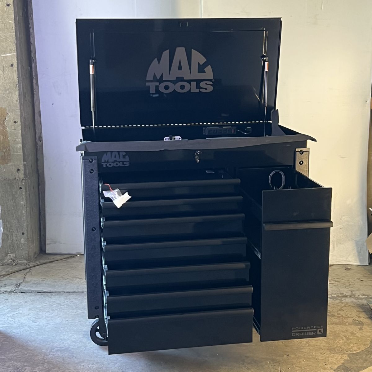 MAC TOOLS 7-Drawer Vertical Power Drawer Cart 49” Black UC4925VPD-BK