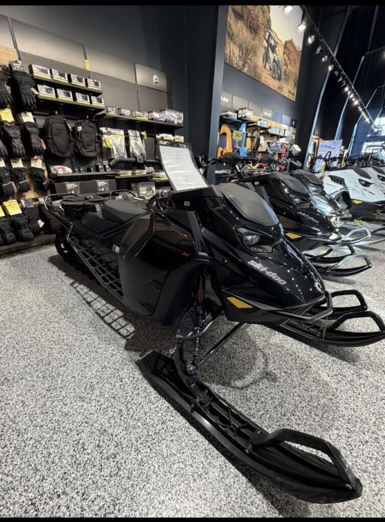 2025 Ski-Doo Summit X Turbo R 165