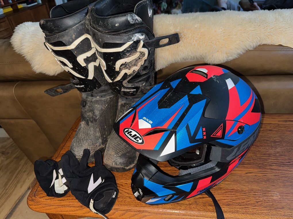 Boots Helmet And Googles Set.