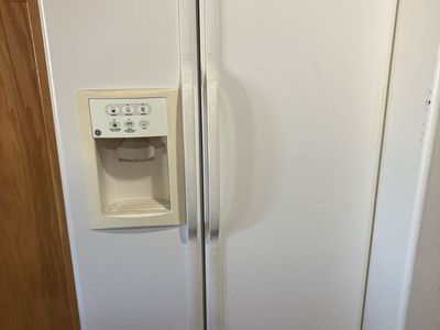 GE White Side-by-Side Refrigerator with Ice Maker & Water Dispenser
