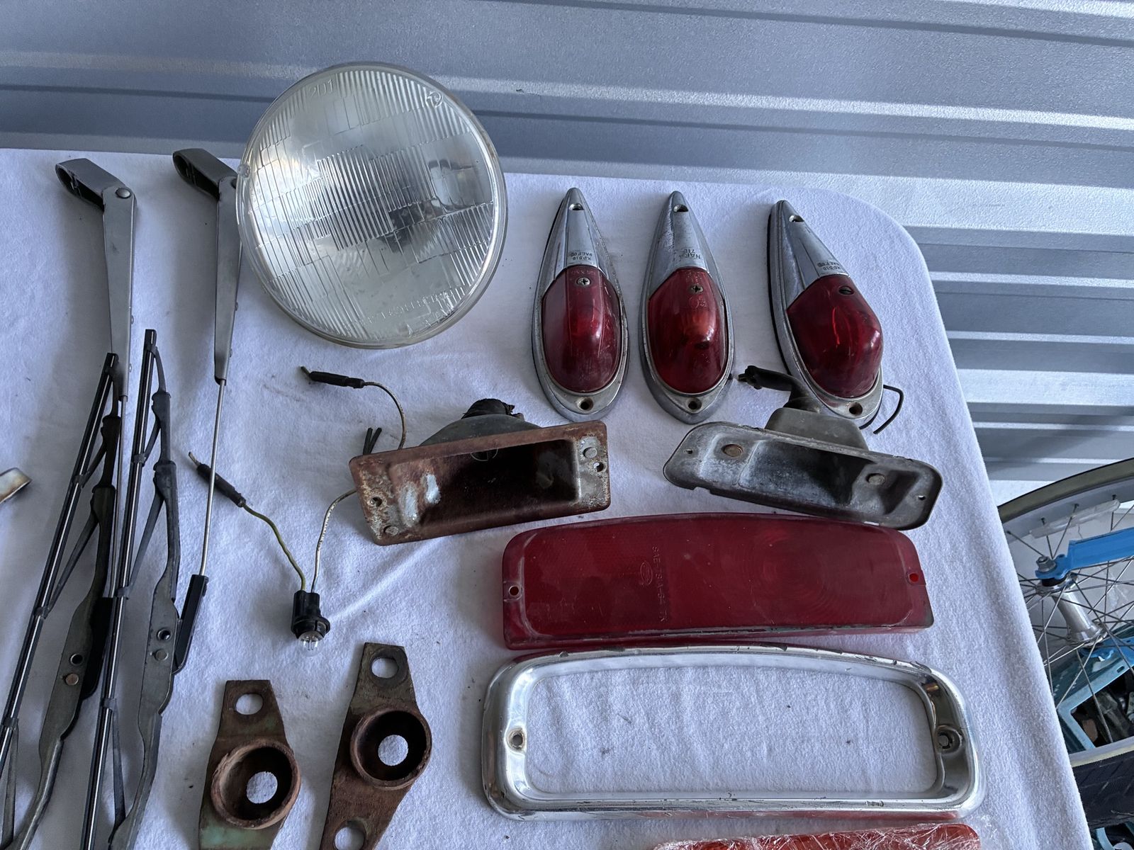 Main image 6