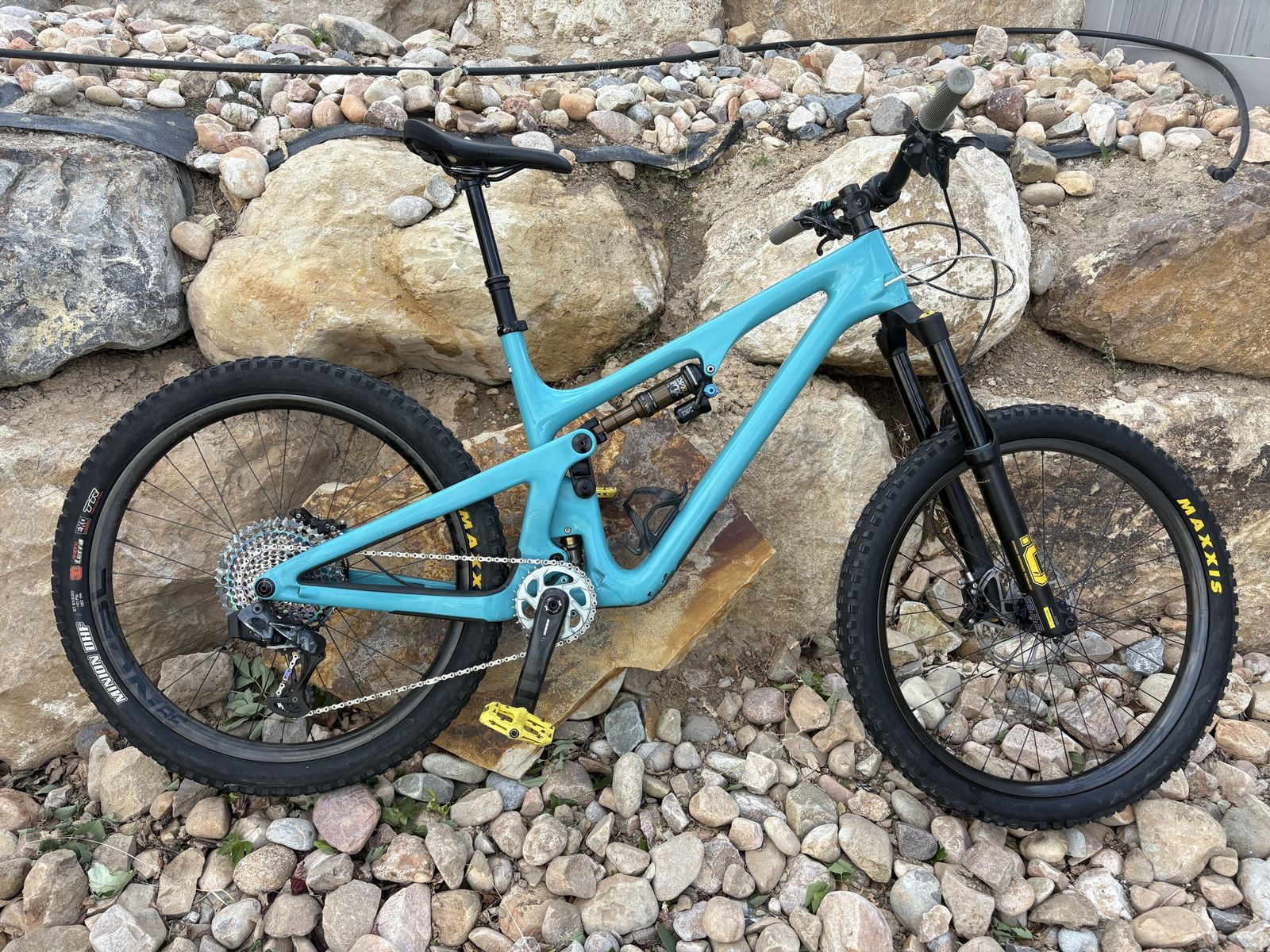 2021 yeti SB140 - size large w/ great upgrades