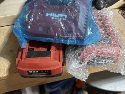 3 new Hilti battery and charger