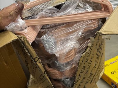 200 Pack Velvet Hangers - Non-Slip Felt Pink NEW