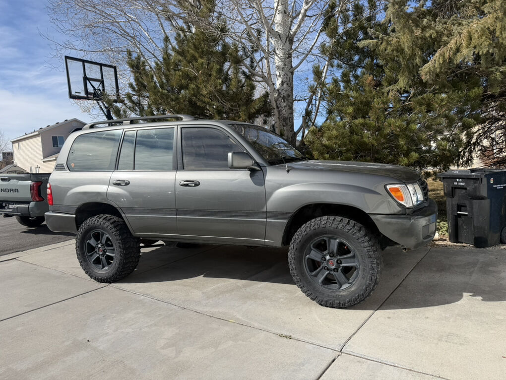 1999 TOYOTA LAND CRUISER Base