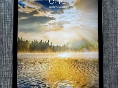 Apple iPad Pro 11” 128GB Wi-Fi + Cellular + ZAGG Keyboard Case