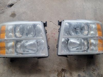 Set of 2007-2013 Chevy Silverado headlight/brakes