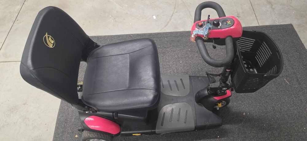 Buzzaround XLS 3-Wheel Compact Travel Mobility Scooter w suspension.