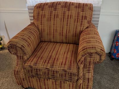 Lazy-boy comfy chair