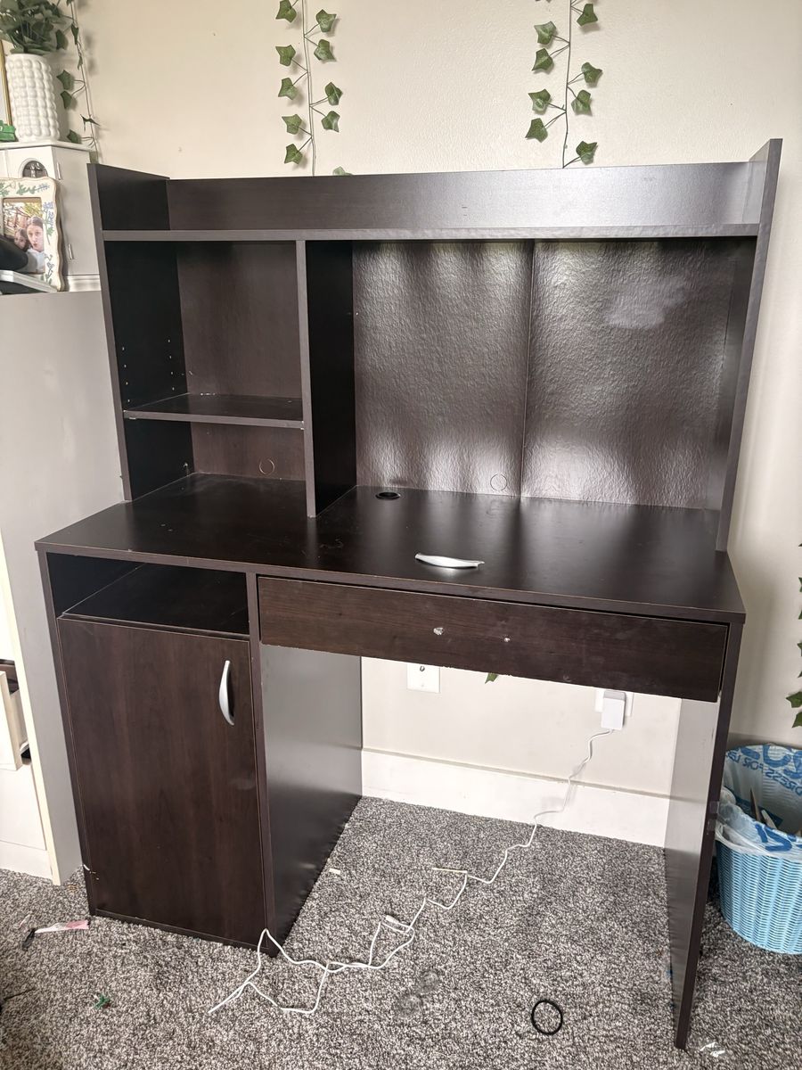 Dark Wood Computer Desk with Hutch and Storage Cabinet handle broken off but easy fix