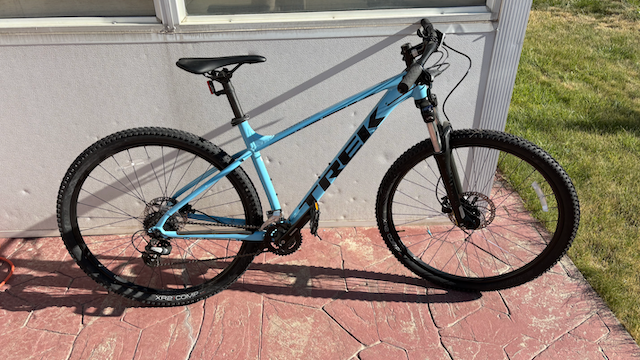 Trek Marlin 5 - Hybrid Road & Trail Bike - Excellent Condition