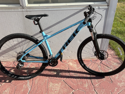 Trek Marlin 5 - Hybrid Road & Trail Bike - Excellent Condition