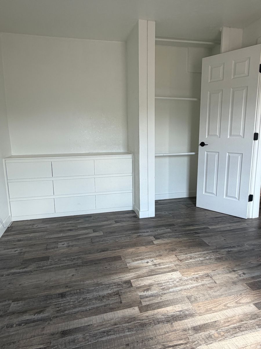 Main image 13