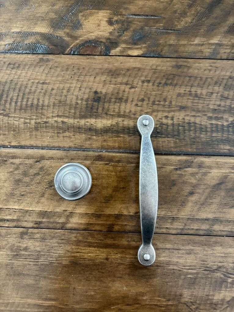 Cabinet Pulls And Knobs