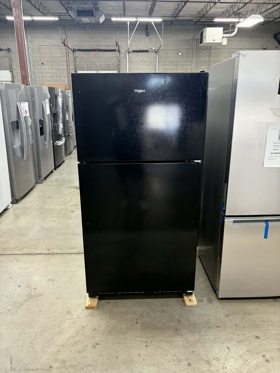 NEW WHIRLPOOL 33 INCH BLACK TOP FREEZER FRIDGE