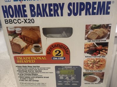 BRAND NEW WHITE ZOJIRUSHI BREAD MAKER 2 LOAVES