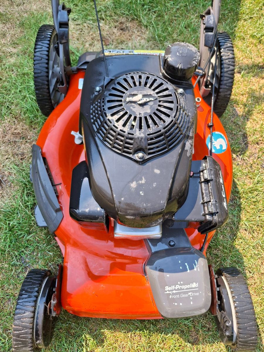 Self propeled husquavarna lawn mower
