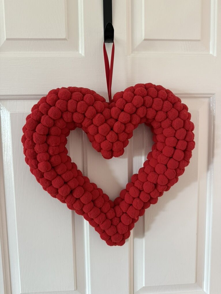 Cute Pom Pom Heart Wreath 21 Red