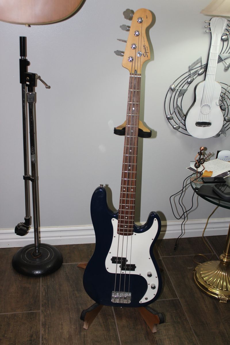 Affinity Precision Bass