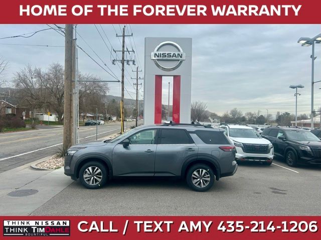 2026 Nissan Pathfinder SL