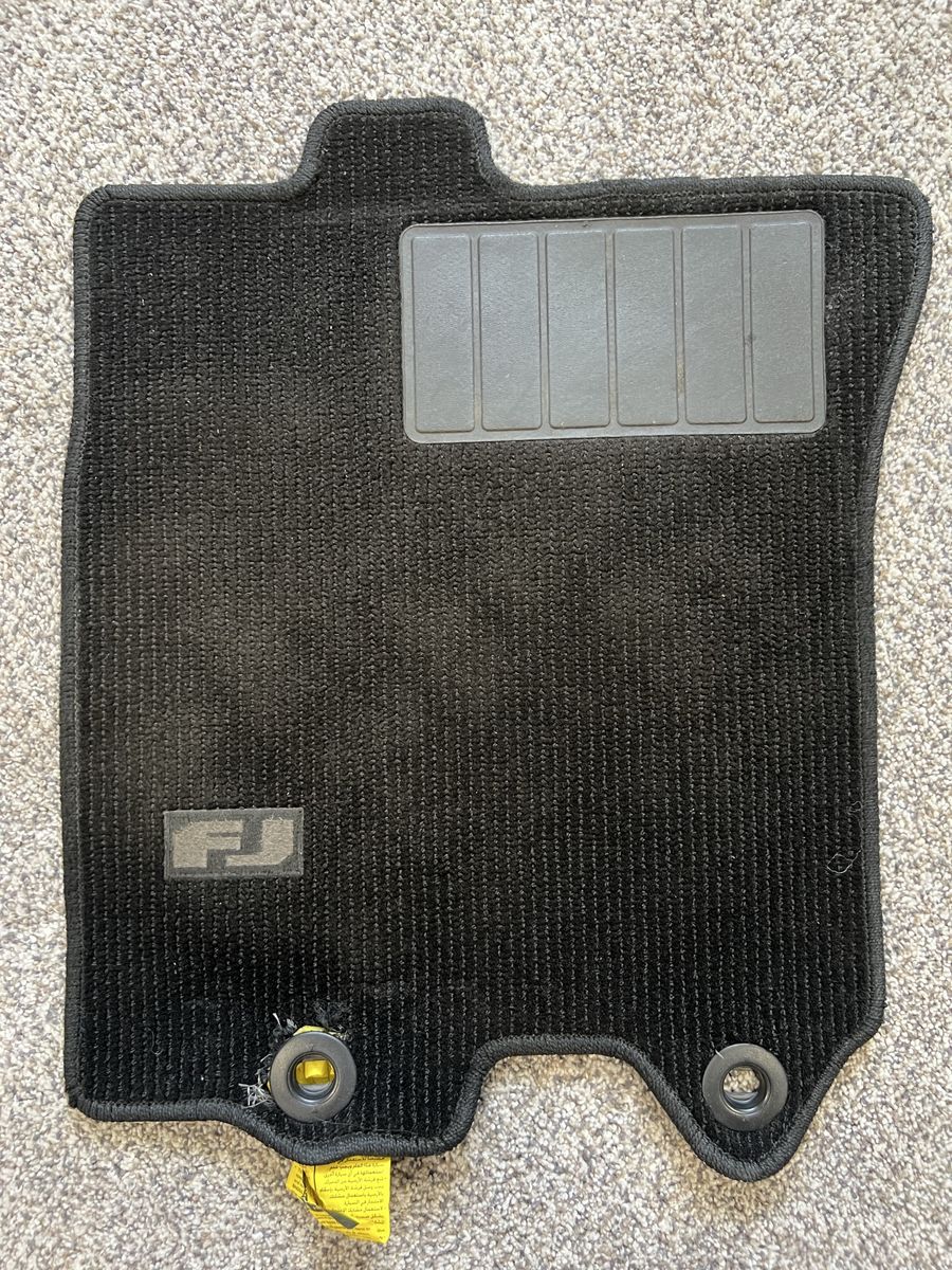 2010-2014 Toyota FJ Cruiser Carpet Floor Mats