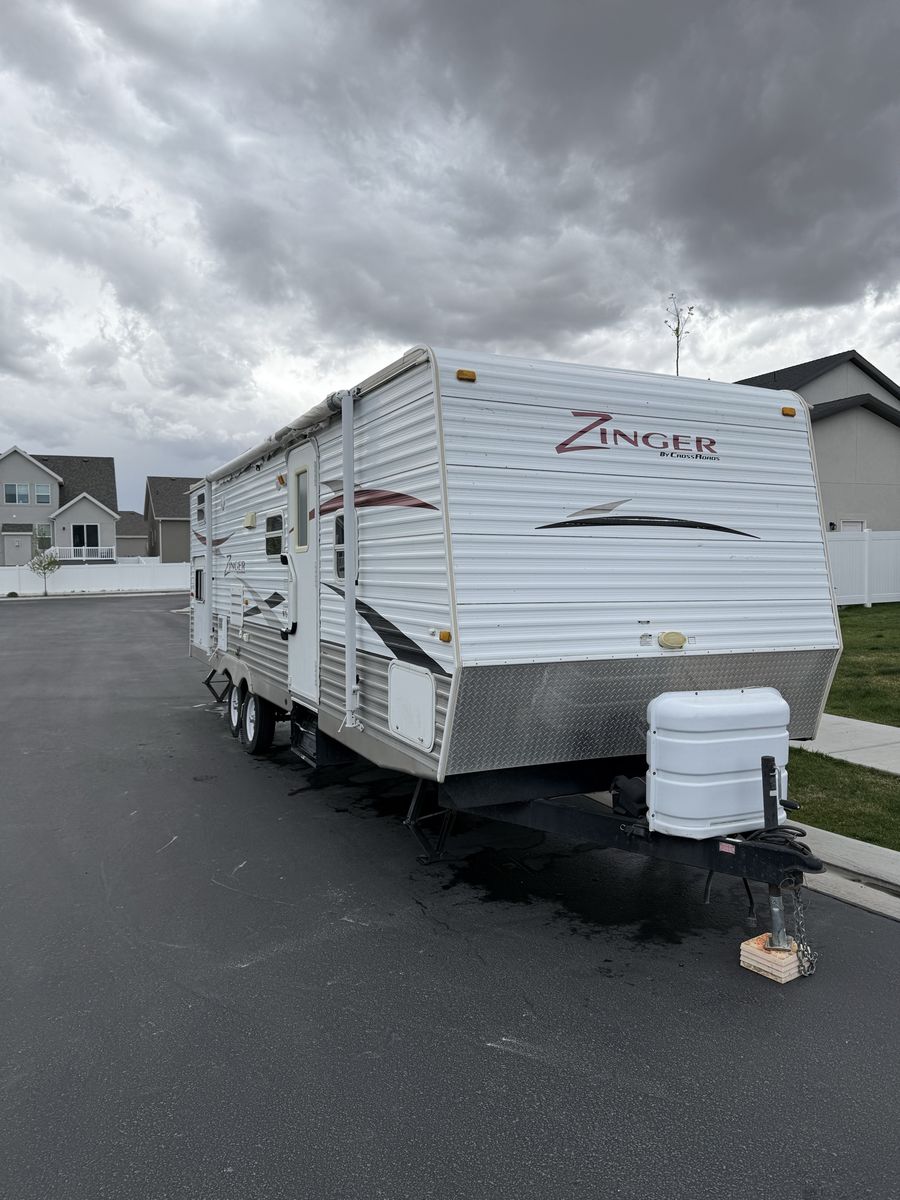 Crossroads Zinger 26’ Bunkhouse