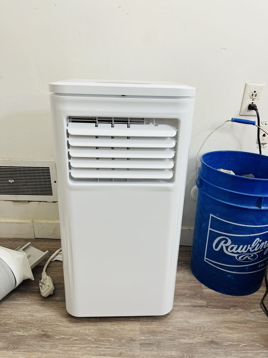 Life plus portable Ac unit- with attachment.