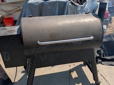 Traeger Pro Series 34 Smoker Bronze