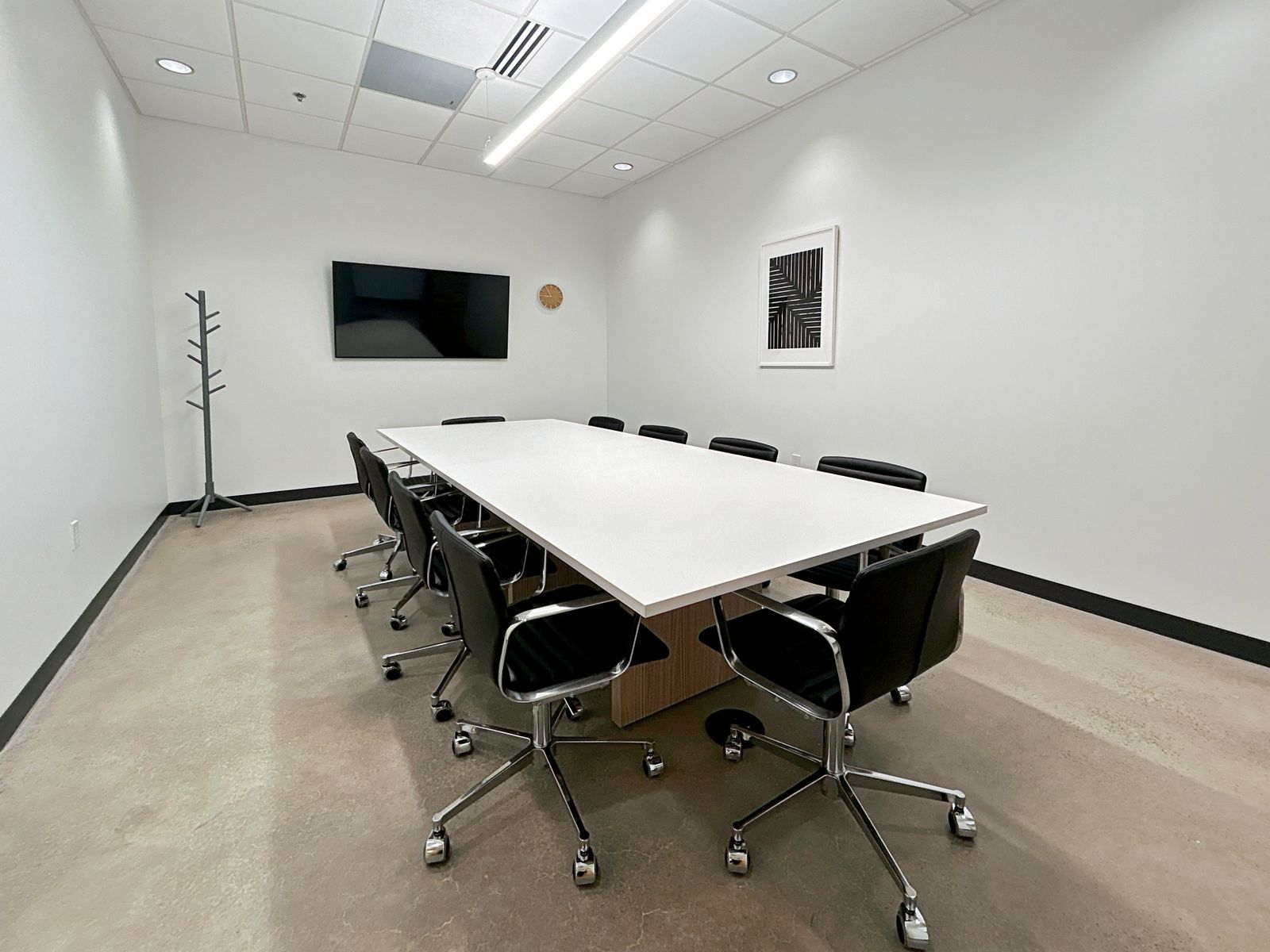 Because your business deserves better than your kitchen table ️