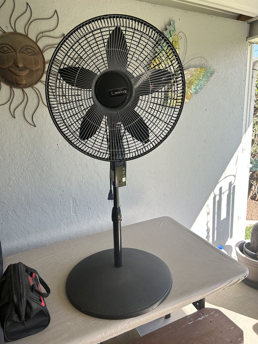 Standing fan
