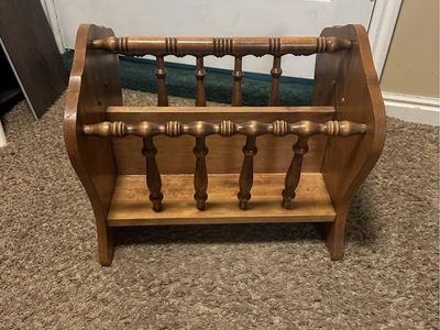 Wood magazine rack