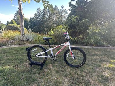 Specialized Hotrock Kids Bike 20” White and Red