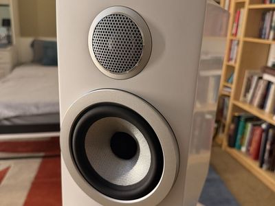 Bowers and Wilkins 707 S3