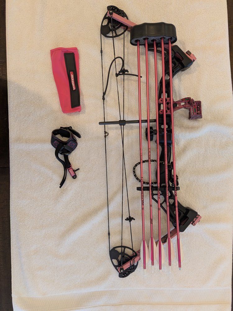 Diamond Archery Razor Edge Compound Bow Package - Pink Camo with Case & Accessories