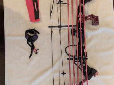 Diamond Archery Razor Edge Compound Bow Package - Pink Camo with Case & Accessories