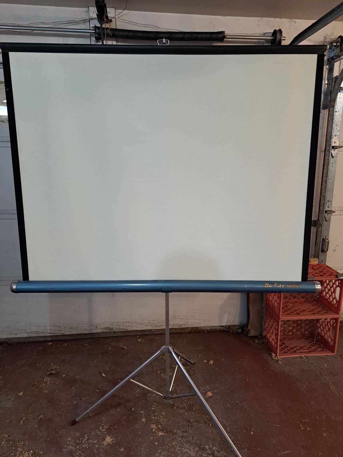 Projection screen 58x44