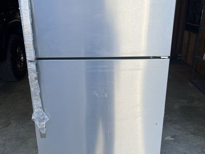Whirlpool 20 Cu. Ft. Top Freezer Refrigerator Brand New