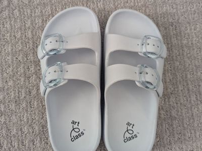Girls Target/art class Falda EVA Double Strap Platform Slides, size 3