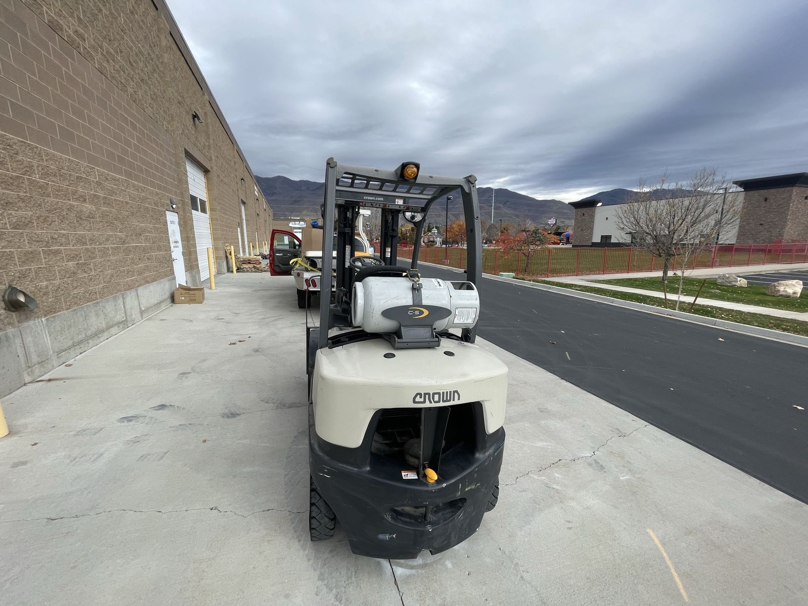 Proane crown foklift 350 hours